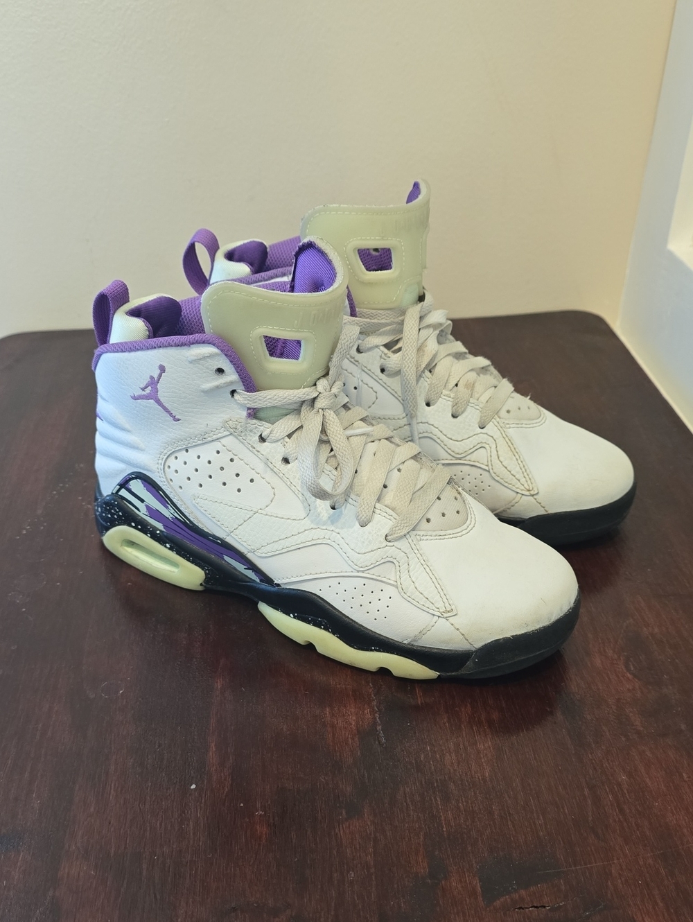 Jordan Jumpman MVP GS "Black Raspberry / Glow" White Purple Sneakers – Size 6Y